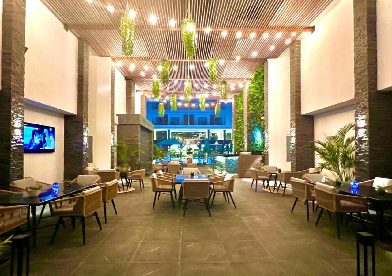 Sanctuary Sunlit Hurghada Haven With 4 Pools, Rooftop Sunsets & Gourmet Bites Steps Away Eksteriør bilde