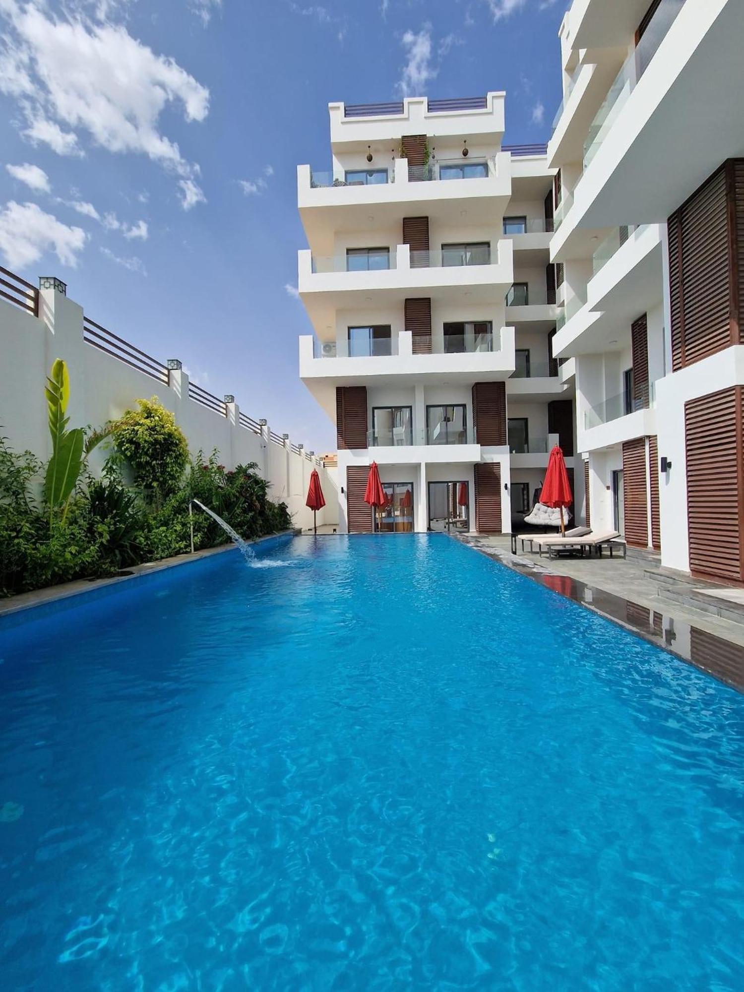 Sanctuary Sunlit Hurghada Haven With 4 Pools, Rooftop Sunsets & Gourmet Bites Steps Away Eksteriør bilde